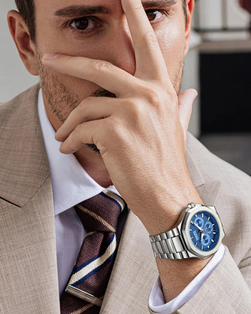 Stainless Steel Watch (Waterproof) — North Row | Detail View