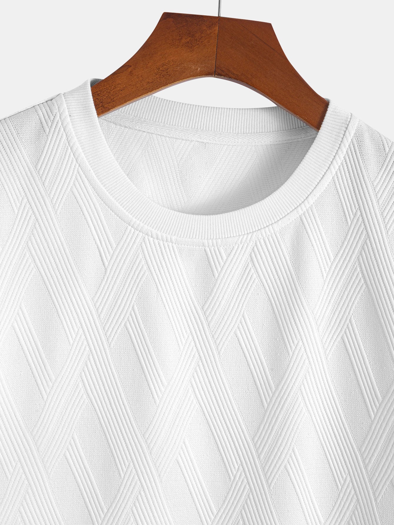 Diamond Jacquard Arc Hem T-Shirt & Diamond Jacquard Shorts — North Row | Collar Detail
