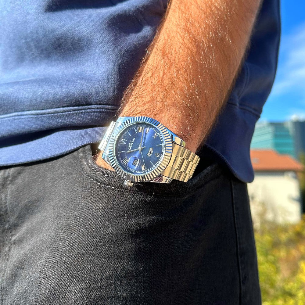 Apex Watch — North Row | Worn Look