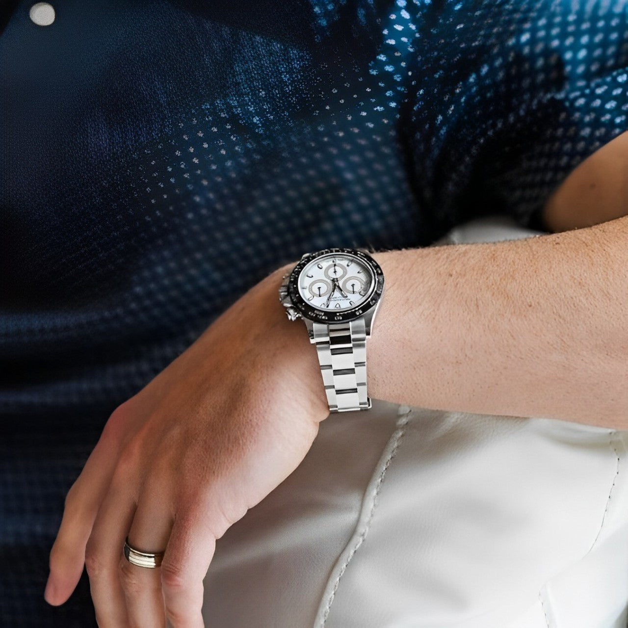 Atros Watch — North Row | Detail View