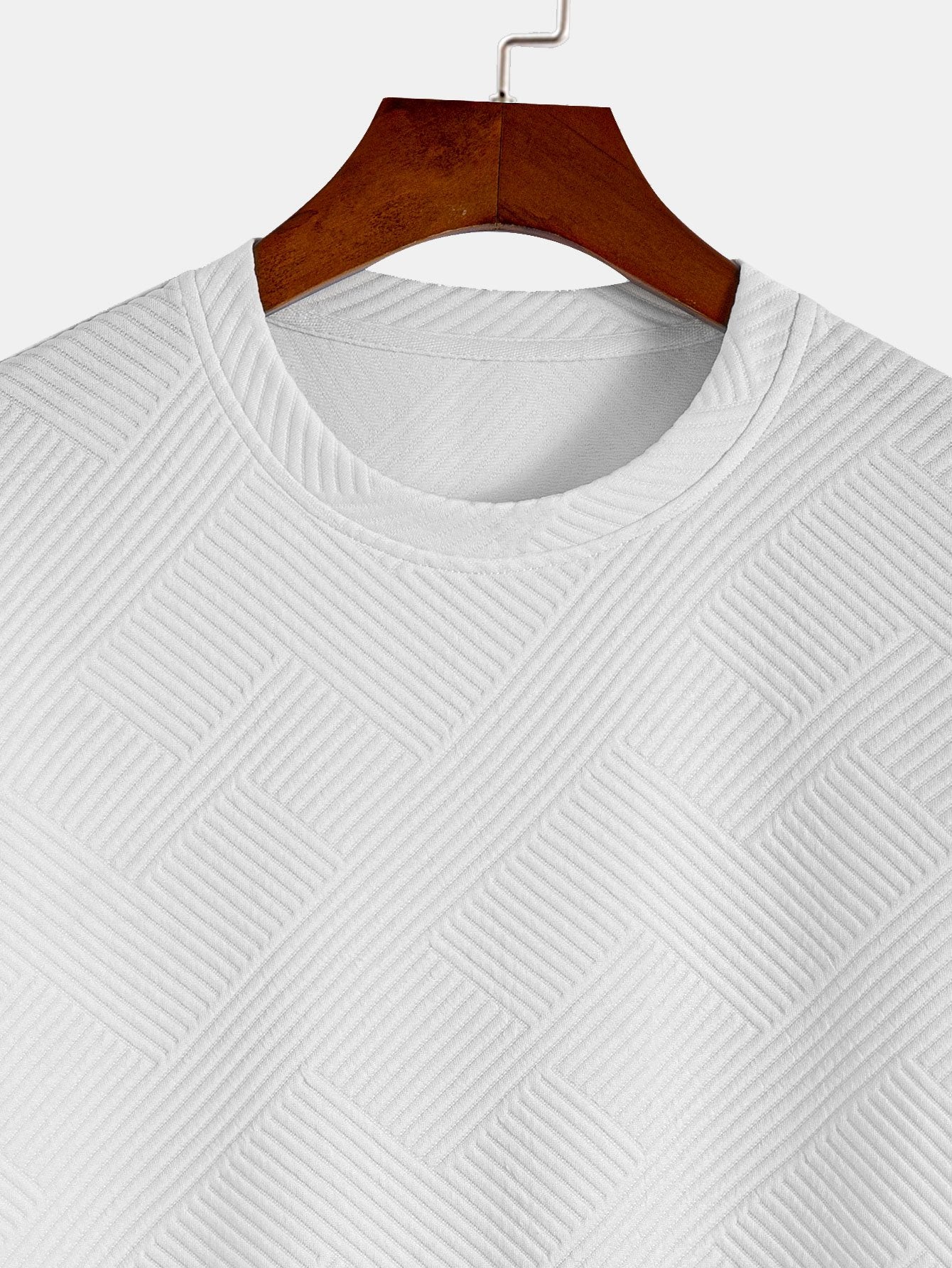 Short Sleeve Stripe Jacquard Arc Hem T-Shirt — North Row | Collar Detail