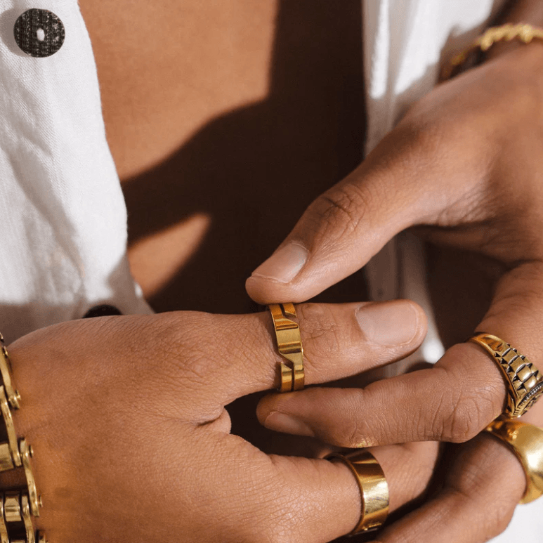 Prestigious Ring — North Row | Side View